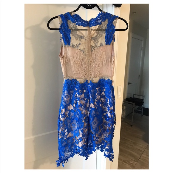 Lace, sheer back dress - Picture 2 of 4